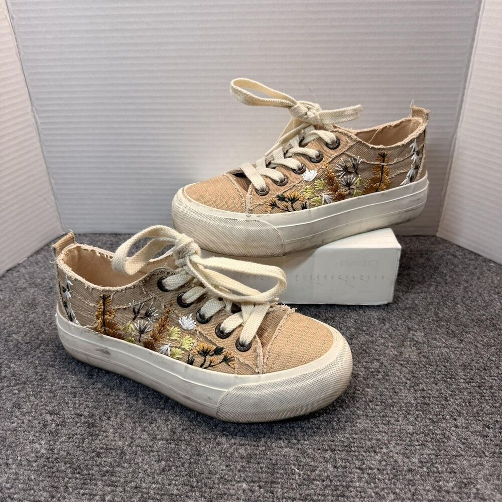 Blowfish Malibu Shoes Womens 6M Beige Embroidered Floral Canvas Sneakers Casual